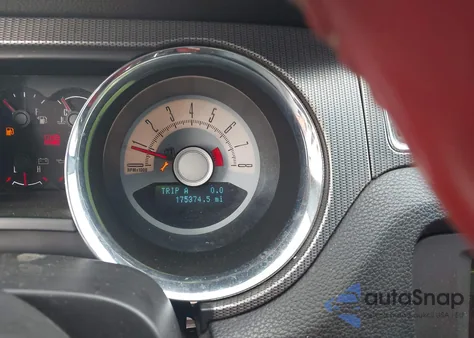 2010 Ford Mustang Gt Premium z USA, uszkodzony, nr VIN 1ZVBP8CH2A5143862